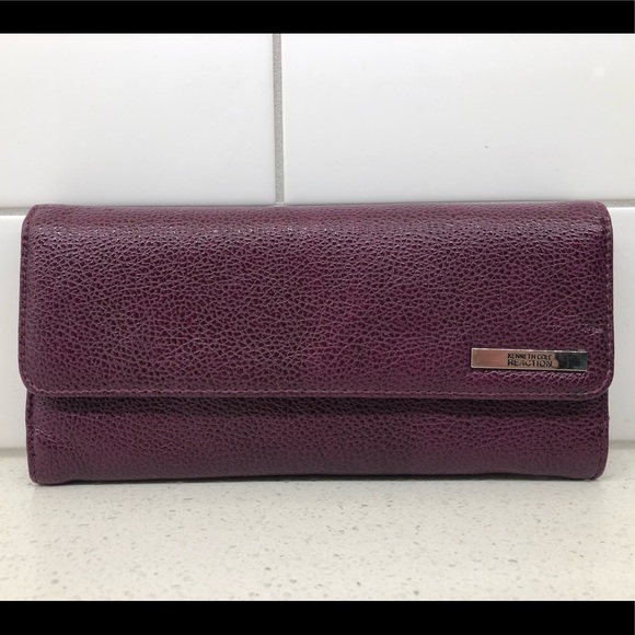 2/$18🌸 Kenneth Cole Reaction Wallet